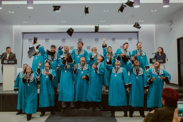 ceremonia de graduación 2019-10